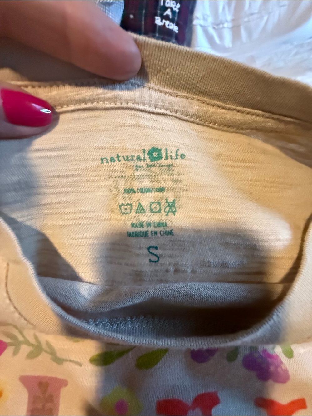NATURAL LIFE Beige womens T-Shirt with Pink & Green Floral 'Live Hippie' Graphic - Picture 5 of 5